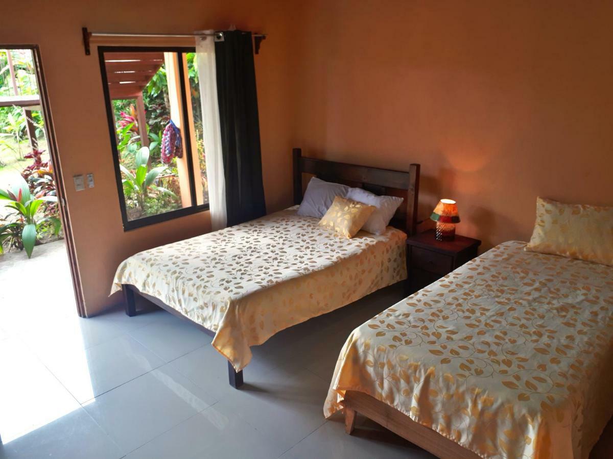 Aunty Arenal Lodge La Fortuna الغرفة الصورة